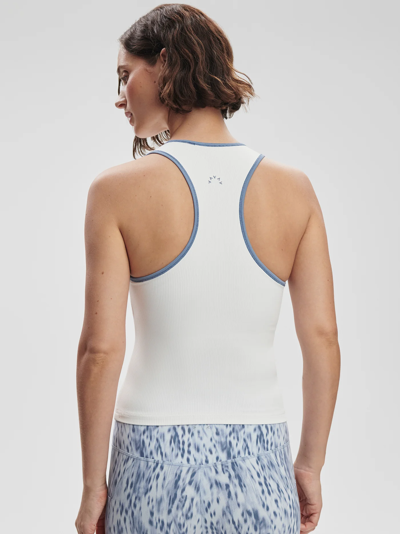 Agneta Performance Tank - Image 5