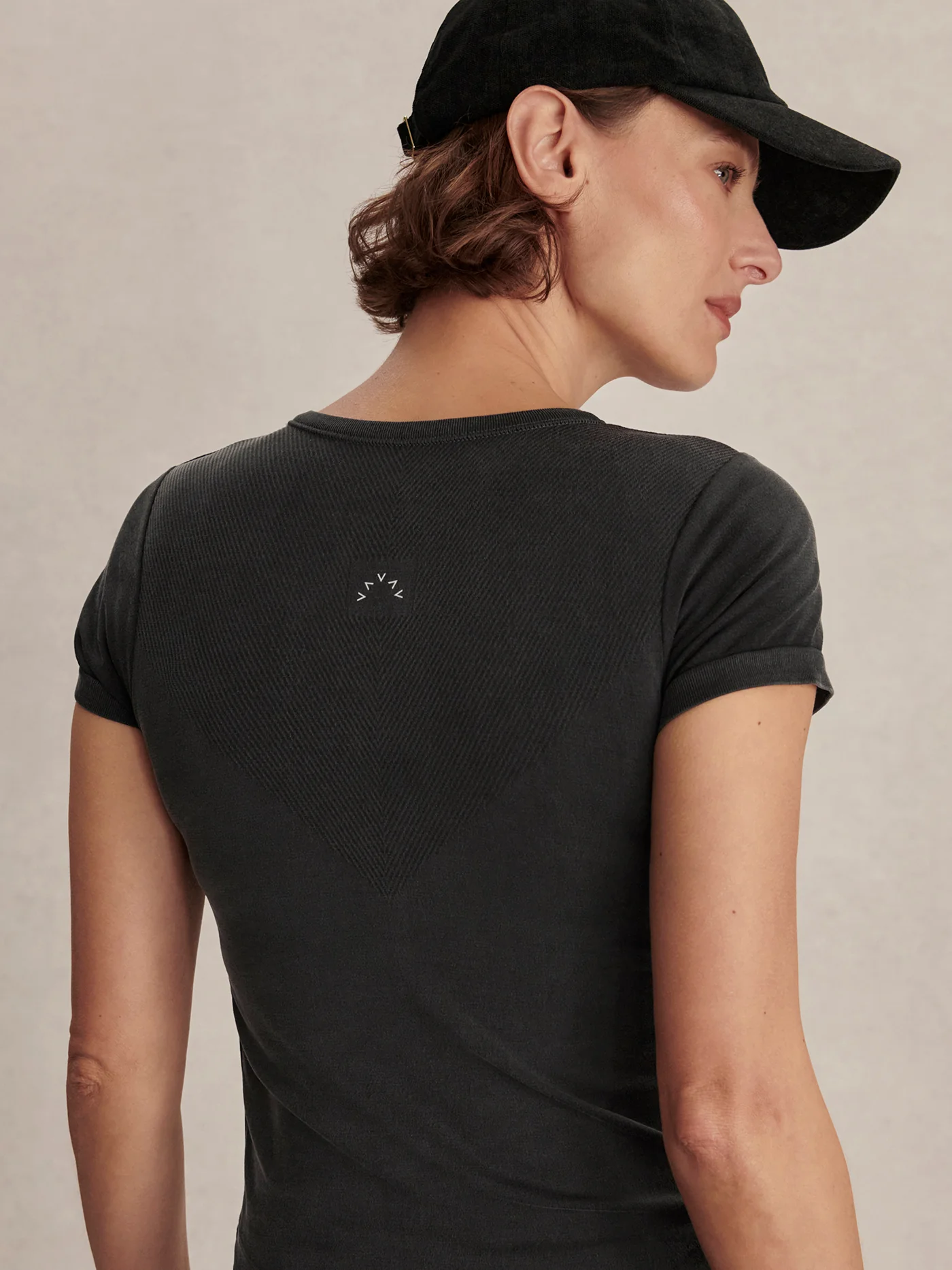 Casper Seamless Tee - Image 10