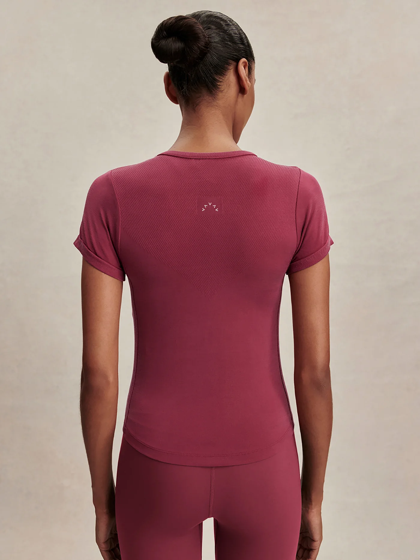 Casper Seamless Tee - Image 23