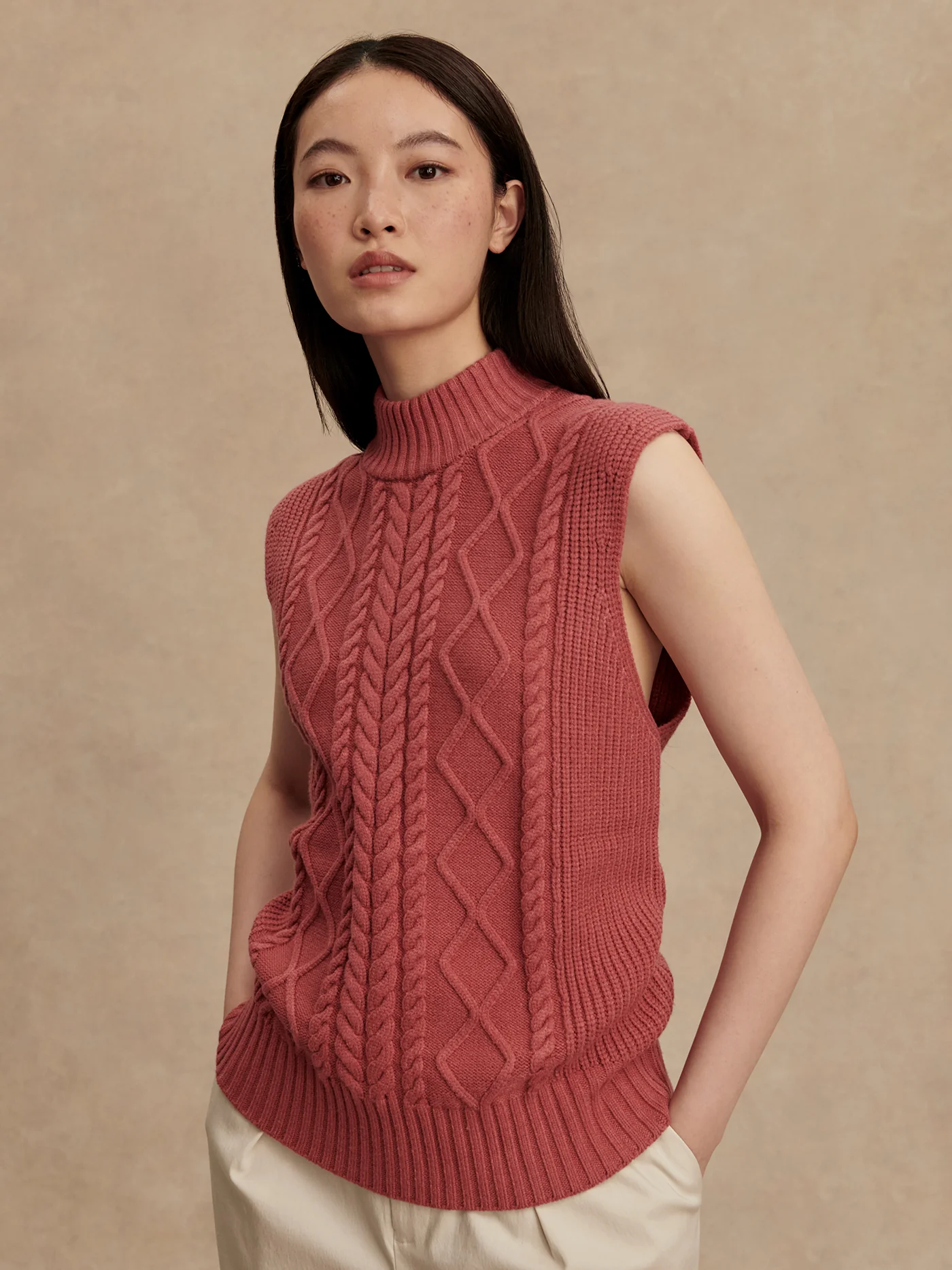 Joilette Roll Neck Vest - Image 17