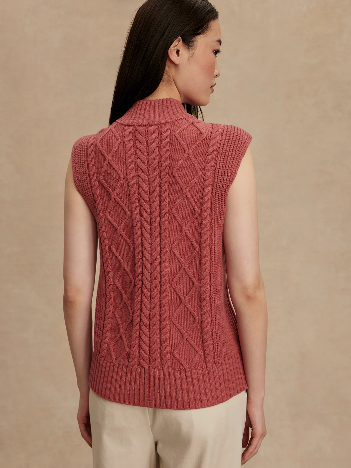 Joilette Roll Neck Vest - Image 21