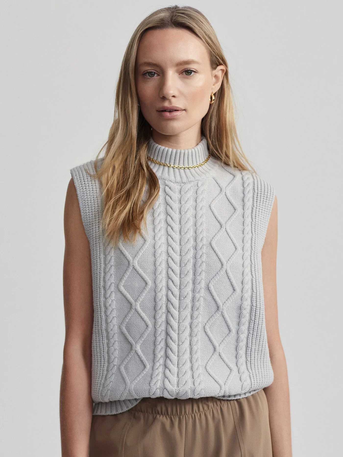 Joilette Roll Neck Vest - Image 7