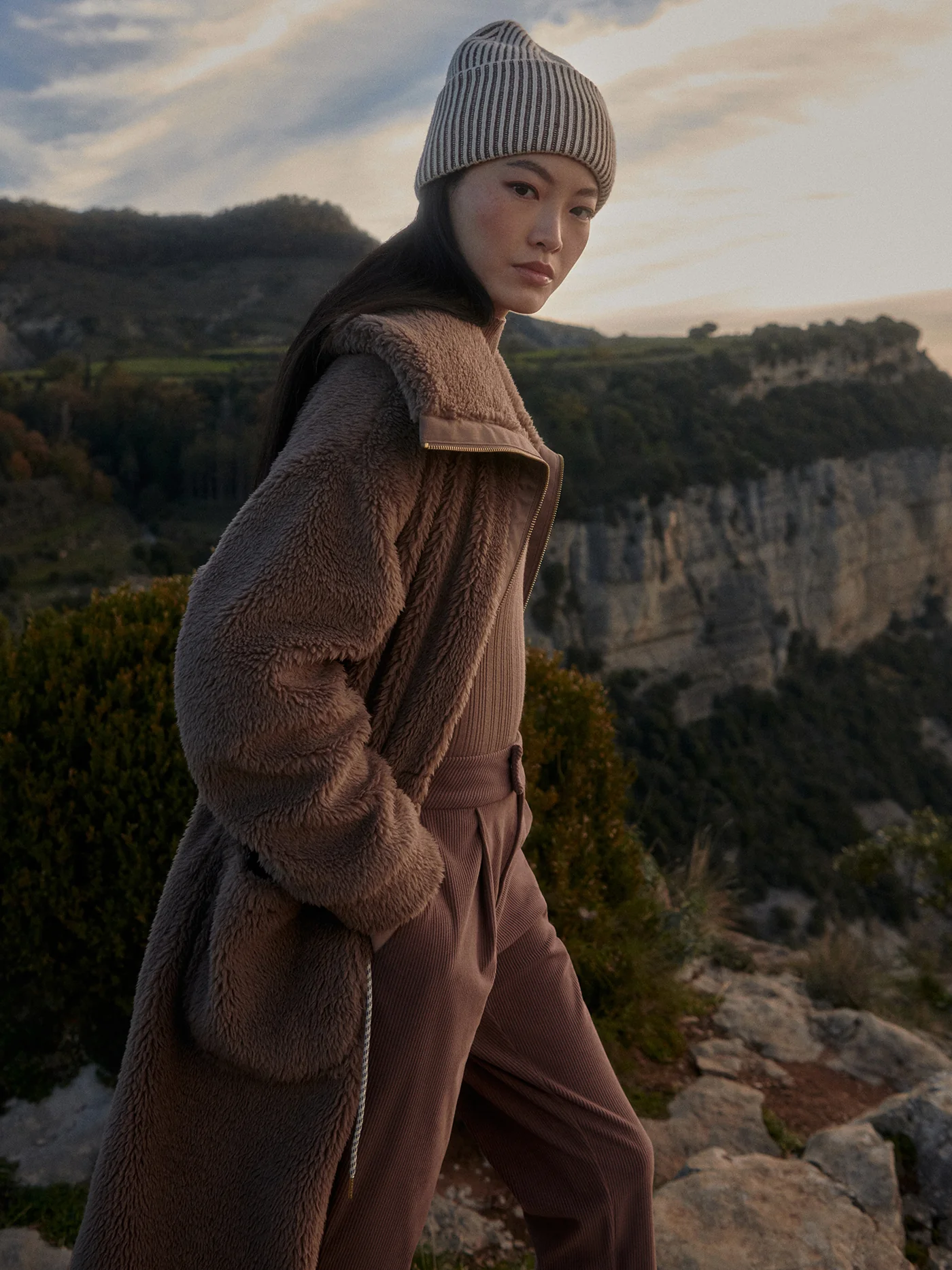 Logan Sherpa Coat - Image 13