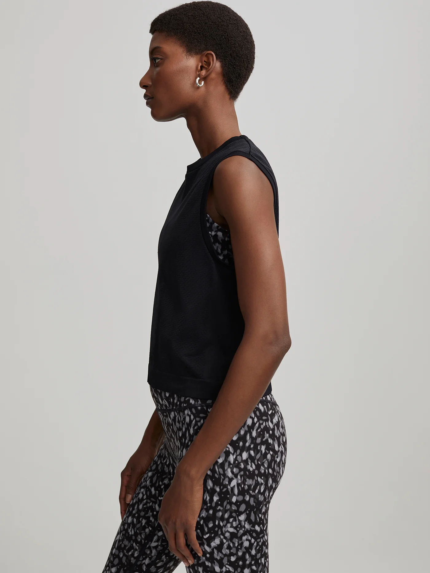 Page Seamless Crop Tank - Image 8