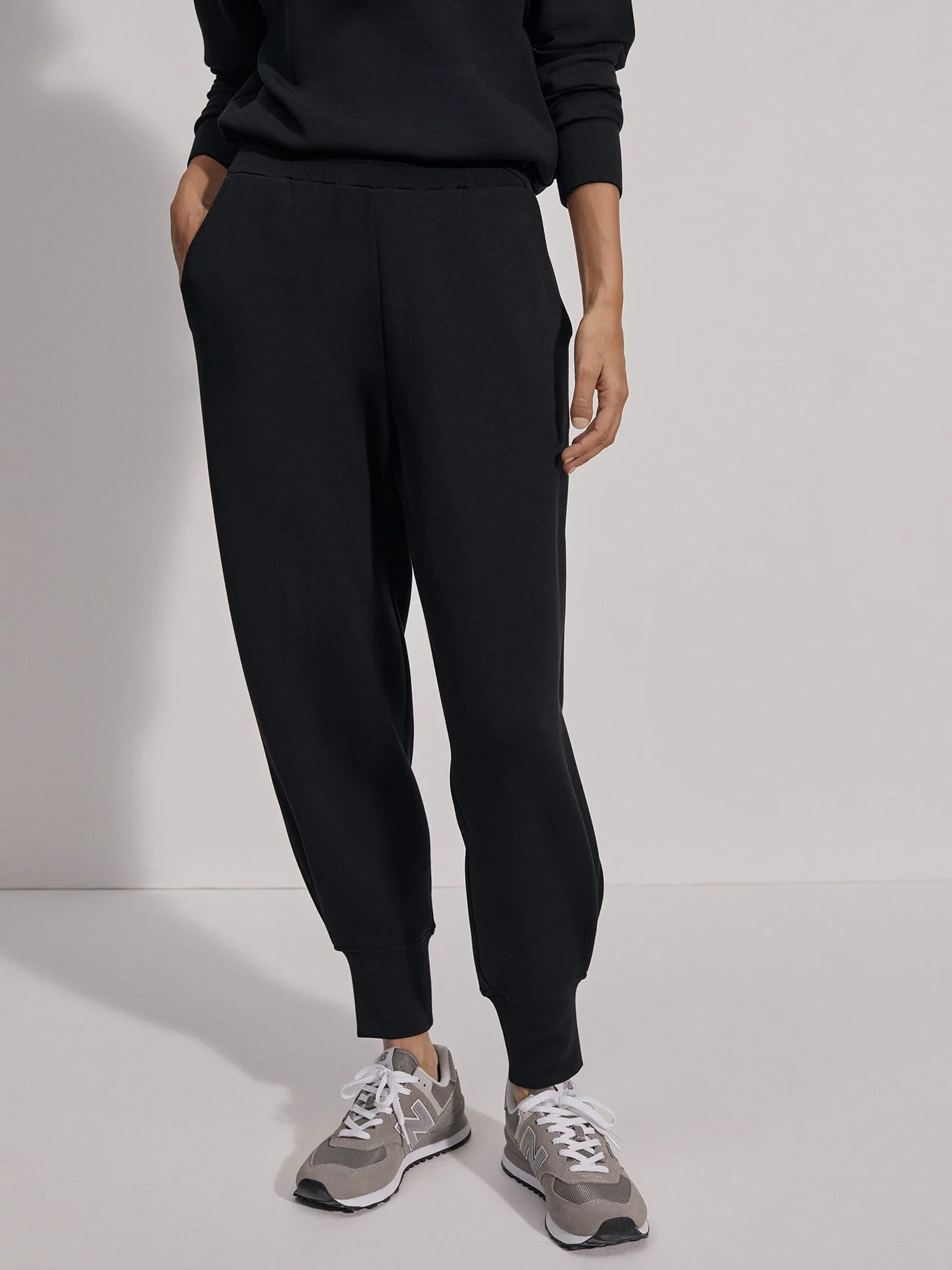 The Relaxed Pant 25 - Image 23
