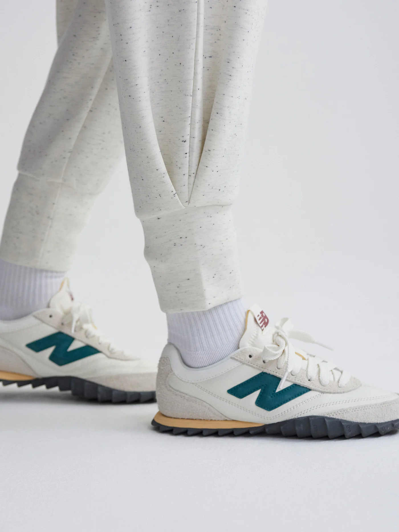 The Relaxed Pant 25 - Image 32